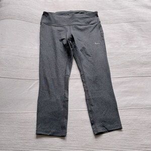 NIKE Grey Dri-FIT Running Capris Size Small
